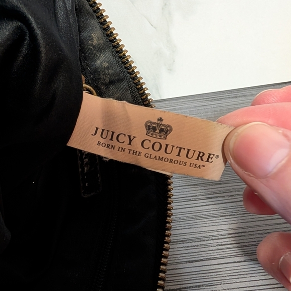 Juicy Coulture Small Black Wristlet Patent Leather With Gold Hardware - Picture 6 of 7